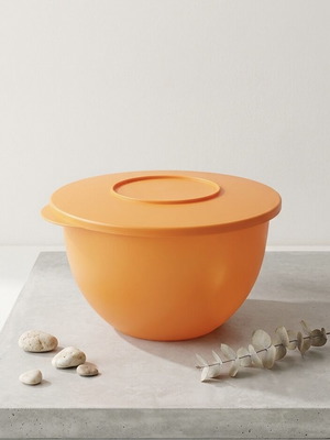 Tupperware 2.5 L like new