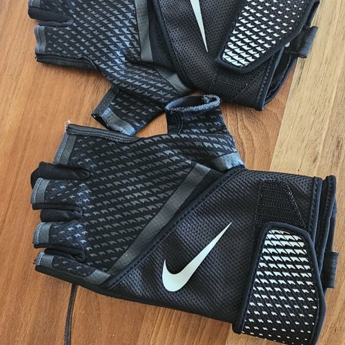 Nike training gloves XL