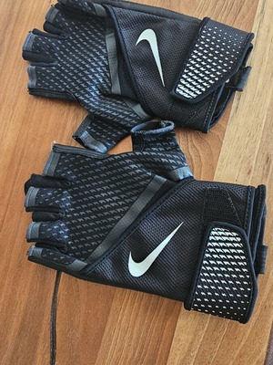 Nike training gloves XL