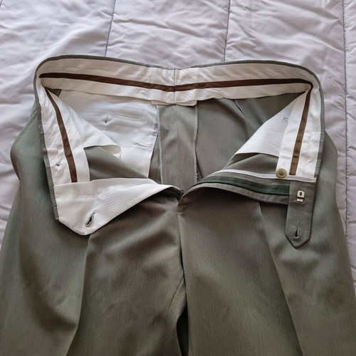 Dunhill gray suit like new, size 52, silk with cool wool