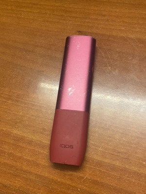 Iqos устройство употребявано, батерията бързо се изтощава, но работи