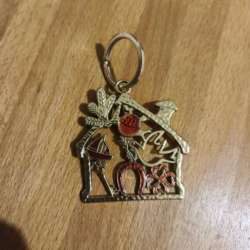 Keychain Amulet like new