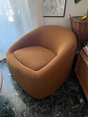 Puffy Retro Style Scandinavian Tub Chair like new, tan color