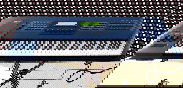 YAMAHA EX7 synthesizer
