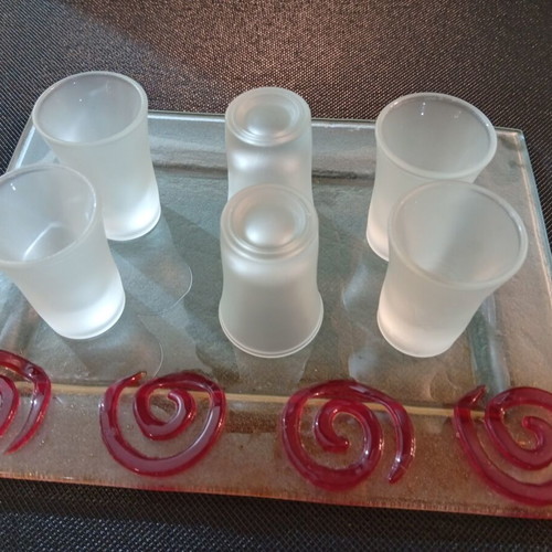 Set of 6 shot glasses with tray like new