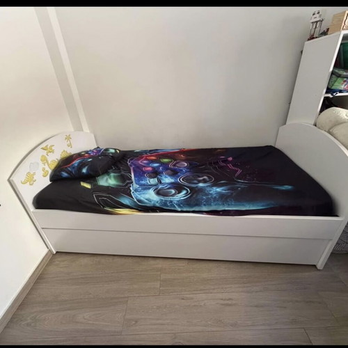Children's beds with pull-out second beds, like new