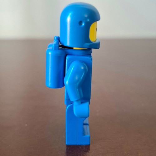 Lego Classic Space Minifigure Blue with Air Tanks like new