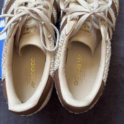 Adidas Gazelle sneakers like new with straw effect and brown stripes