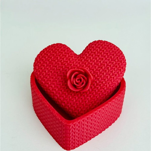 Heart-shaped box new, red plastic