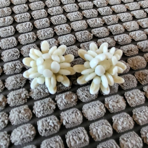 Vintage white clip-on earrings used, old style