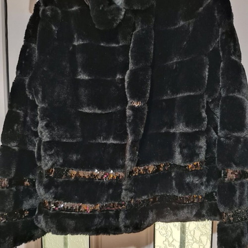 Frank Lyman synthetic fur black XL like new with sequins