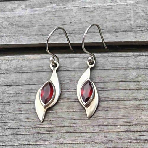 Silver earrings with garnet new