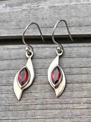 Silver earrings with garnet new