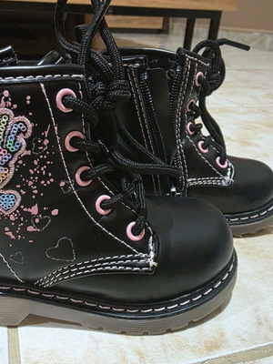 Leather boots for girls size 22 used, black with lining