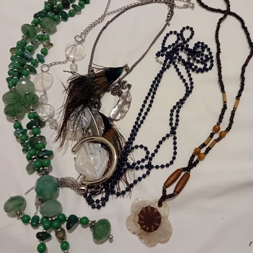 Women's necklaces used, pack of 4