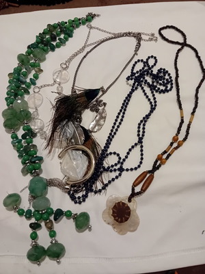 Women's necklaces used, pack of 4
