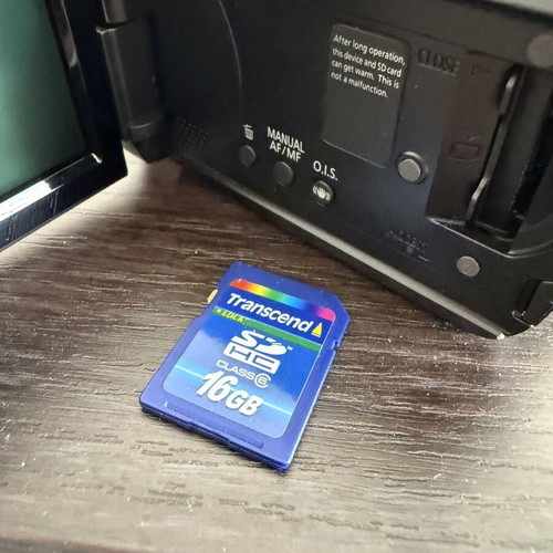 Panasonic SDR-S26 video camera with 70x optical zoom