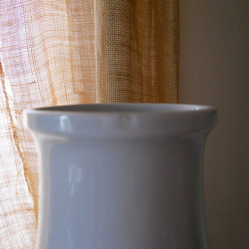 Xenia hotel vase porcelain Ionia like new