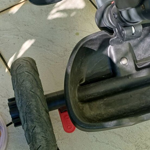 Toddler tricycle like new with 3 wheels