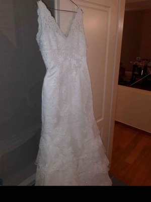 Pronovias mermaid wedding dress, white lace, long