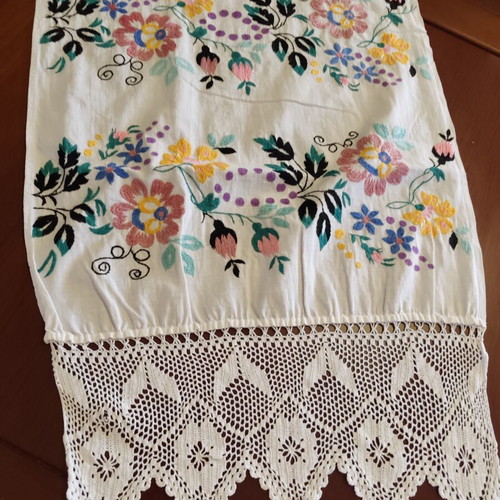 Traditional handmade table runner like new 45x270 cm