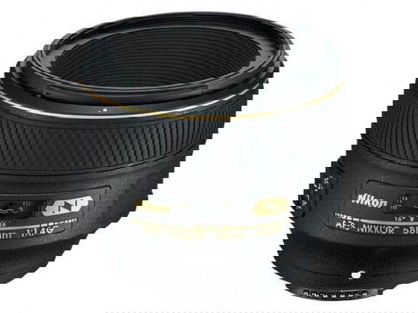 NIKON AF-S 58mm f/1.4G