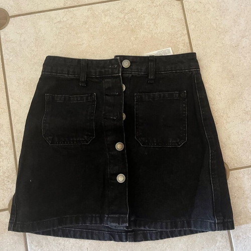 Black denim skirt like new