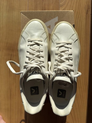Veja men's sneakers size 42 used, white