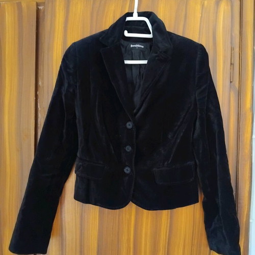 Benissimo black velvet jacket like new
