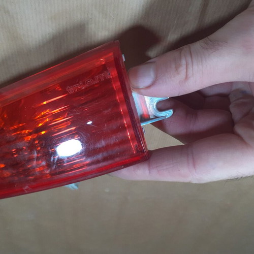 Piaggio Vespa Triom Rear Light used 338699Sx (12 E13 50R-000926)
