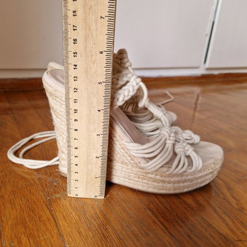 Woven platform sandals beige like new, size 38