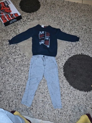 Children's T-shirts and Tracksuits like new for ages 3 to 4