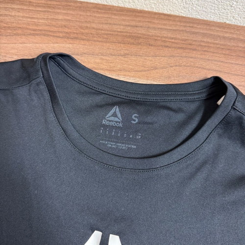 Reebok sports shirt black, size S, like new