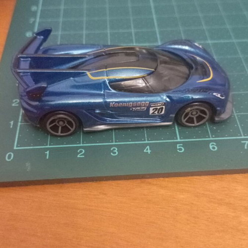 Hot Wheels Koenigsegg Jesko 2020 model like new