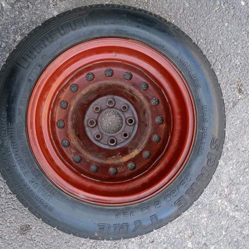 Car tire Pirelli 135/80/13