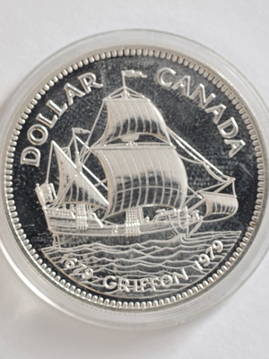 Canada 1 dollar 1979 used silver coin Griffon 1679 - 1979