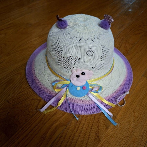 Knitted girl hat used, white and purple, size S