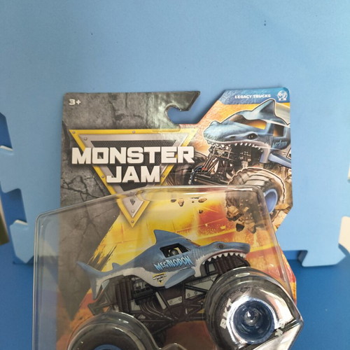Spin Master Monster Jam Legacy Trucks Megalodon 1:64 scale new