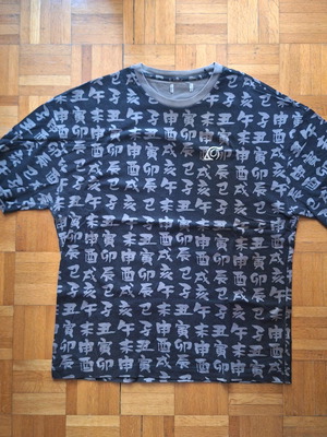 Bershka x Naruto Unisex T-shirt with Sasuke Graphic Print like new