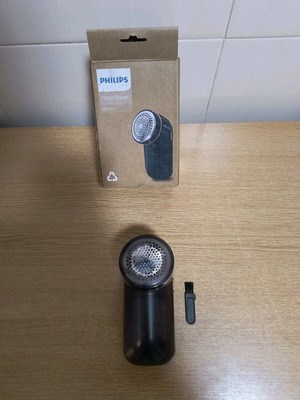 Пилинг за дрехи Philips нов, въртене до 8800 оборота в минута