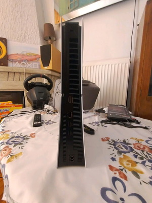 Sony PlayStation 5 Slim Edition σαν καινούργιο με θήκη μεταφοράς και dock charger