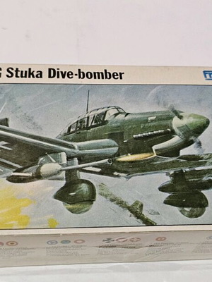 Vintage Junkers Ju-87G Stuka 1/72 model kit FROG like new