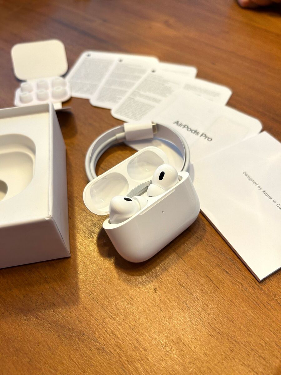 Apple AirPods Pro 2（イタク） AirPods Pro 2nd Generation new and unused - € 90,00 - Vendora.cy