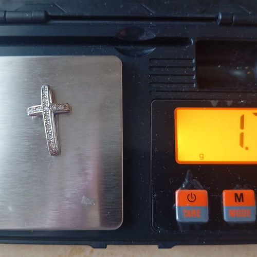 White gold cross with zircons used, 14 carat, 1.71 grams