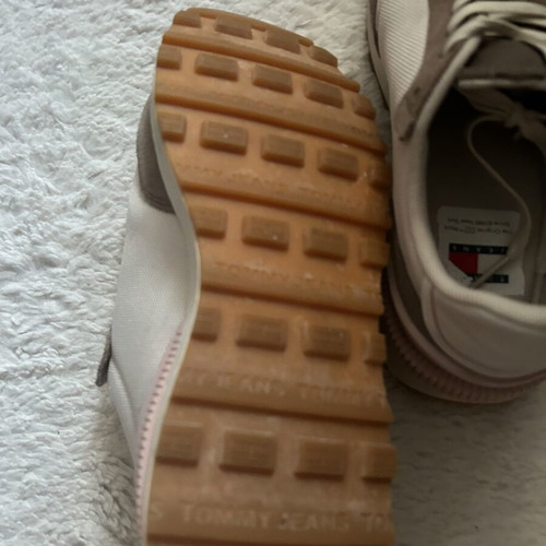 Tommy Jeans sneakers used with small cleanable mark, size 39, beige brown