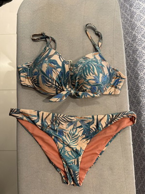 Pretty Me tropical bikini set size Large like new