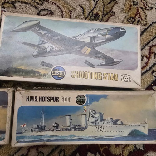 Military ship and airplane set used, 4 boxes from the 70s