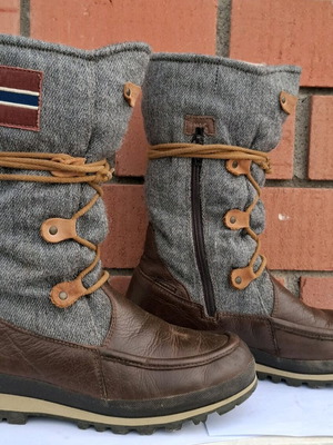 Napapijri women's boots like new, wool and leather, waterproof