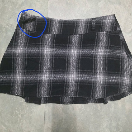 Checked wool skirt size M like new, black and white