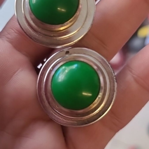 Vintage clip earrings like new, green and gold